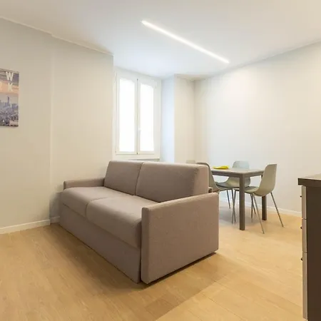 Apartment Centrale Modern Milan
