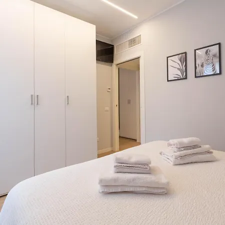 Centrale Modern Apartment Milan